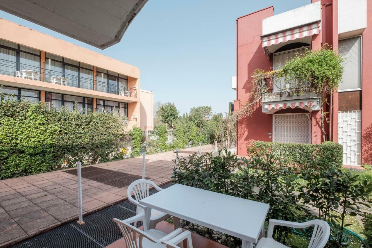 Residence Holiday Sirmione B8 Екстериор снимка