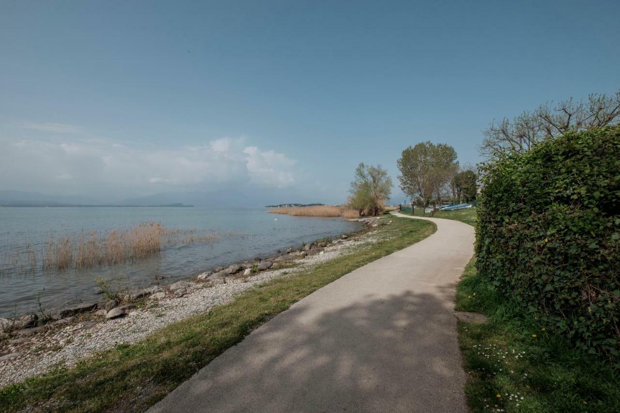 Residence Holiday Sirmione B8 Екстериор снимка